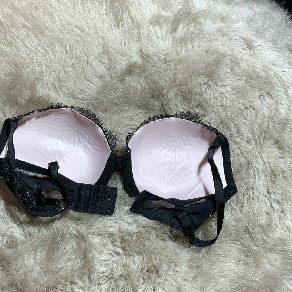 Victoria's Secret Elegant Black Lace Bra - Picture 3 of 9